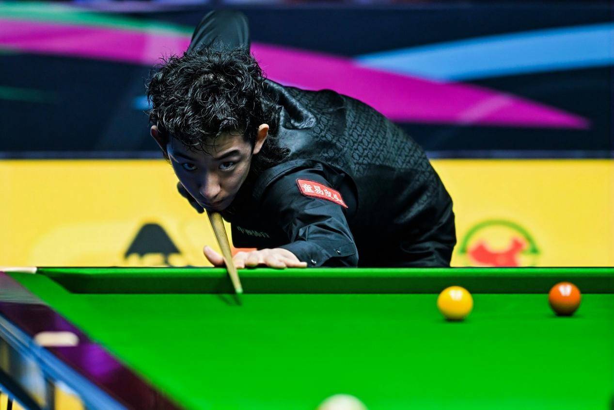 皇冠信用网开户_斯诺克国锦赛新王加冕 中国小将吴宜泽南京登顶夺生涯首冠